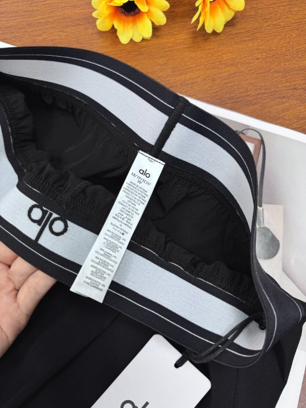 Brand New Alo Yoga Trouser|Pants Black（Regular）NWT 🙆‍♀️💘 - Picture 5 of 9